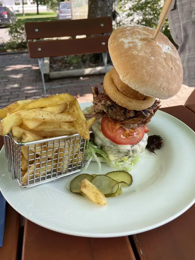 Isar Duschkonzepte GmbH_Restaurant Gasthaus zur Kegelhalle_Moosburg_review