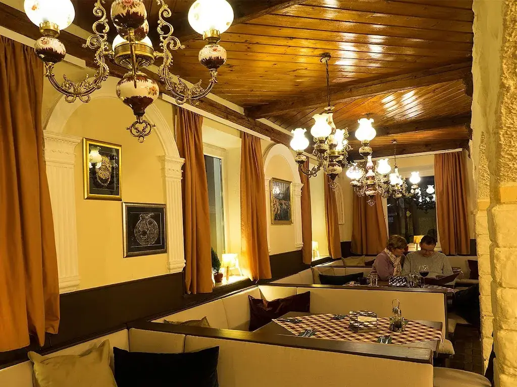 Restaurant Avlija Brzovic - Balkan Spezialitäten_Moosburg_slider_image_1