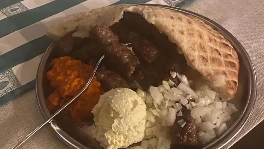 Restaurant Avlija Brzovic - Balkan Spezialitäten_Moosburg_slider_image_3