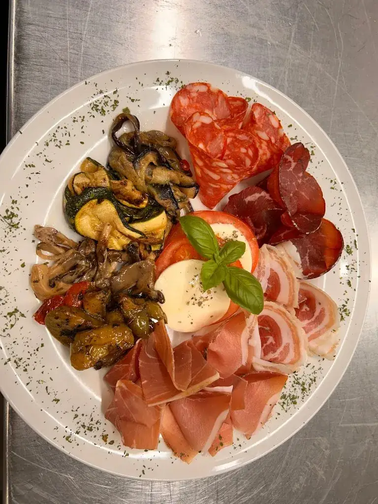 Restaurant Da Sophie e Massimo - Gasthaus zur Kegelhalle_Moosburg_slider_image_2