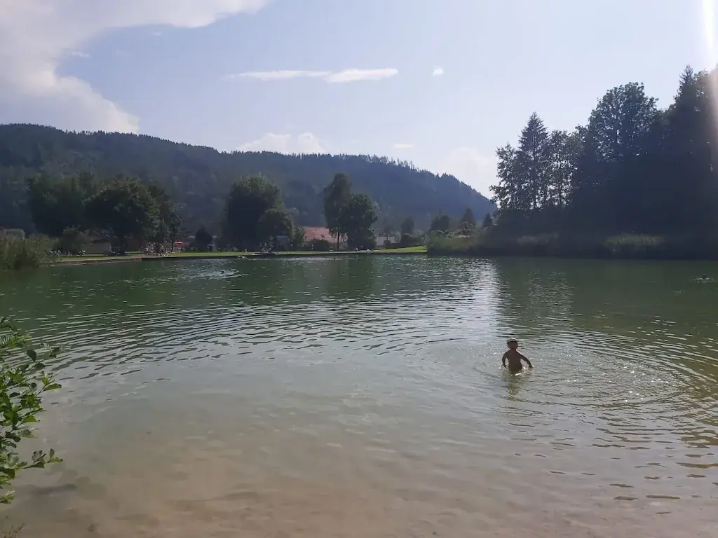 Melanie Woltsche_Pischeldorfer Gemeindebad_Pischeldorf_avis