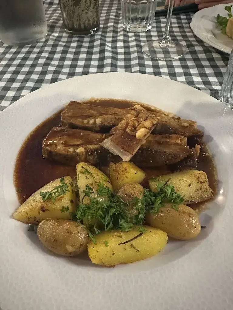 Lukas Osl_Gasthaus Kollerwirt_Pischeldorf_avis