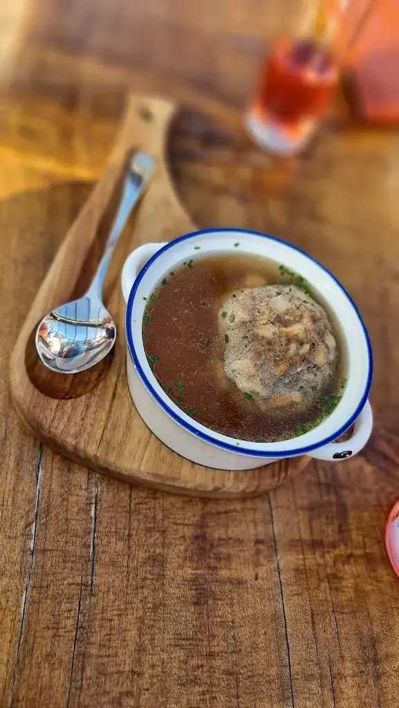 Bretislav Kubesa_Pizzeria Restaurant Lärchenstadl Katschberg_Rennweg am Katschberg_avis