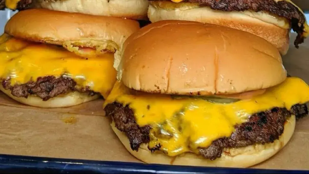 Halal Friends Burgers & Milkshakes_Deutsch Jahrndorf_slider_image_3