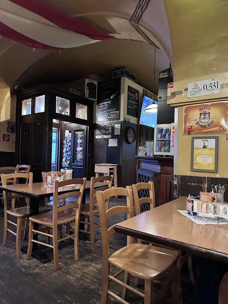 Centimeter beim Rathaus_Reding_slider_image_3