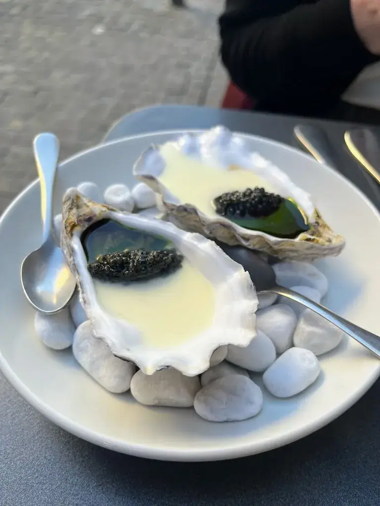 Zachary Foster_Frisk Fisk_Niederdorf_review