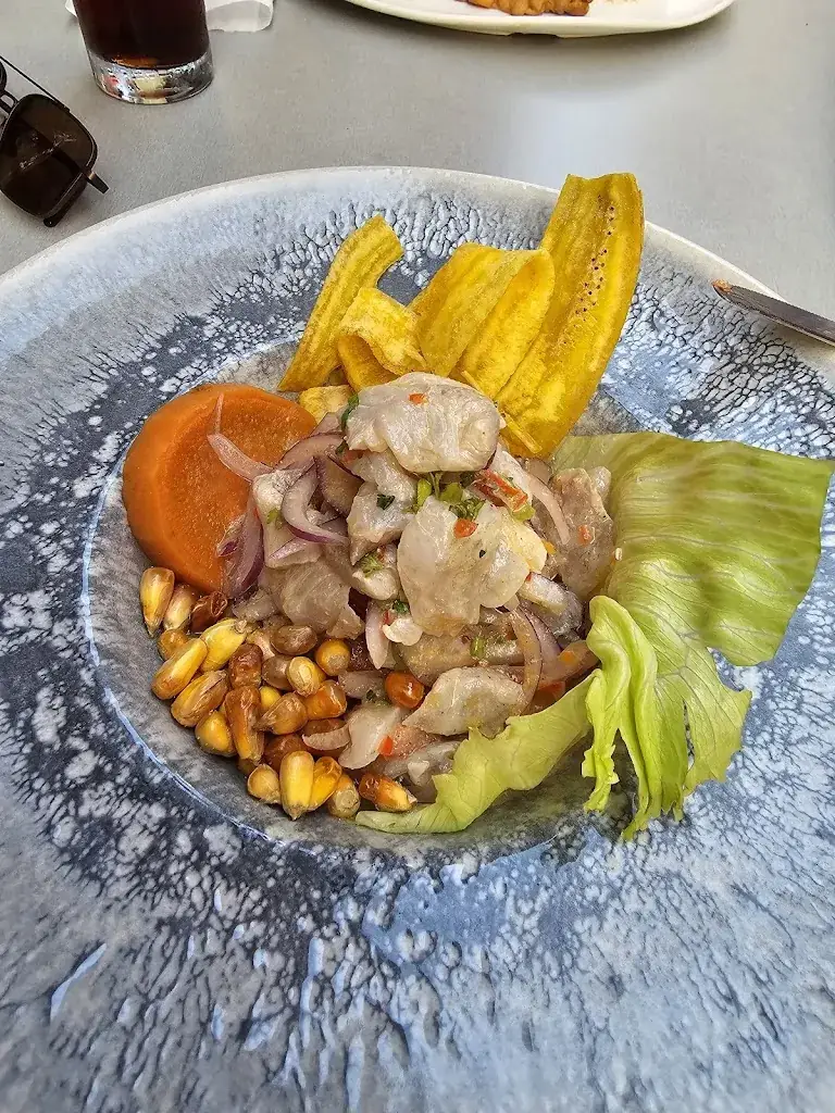 Jarek Jasinski_ALEGRIA PISCO BAR_Niederdorf_avis