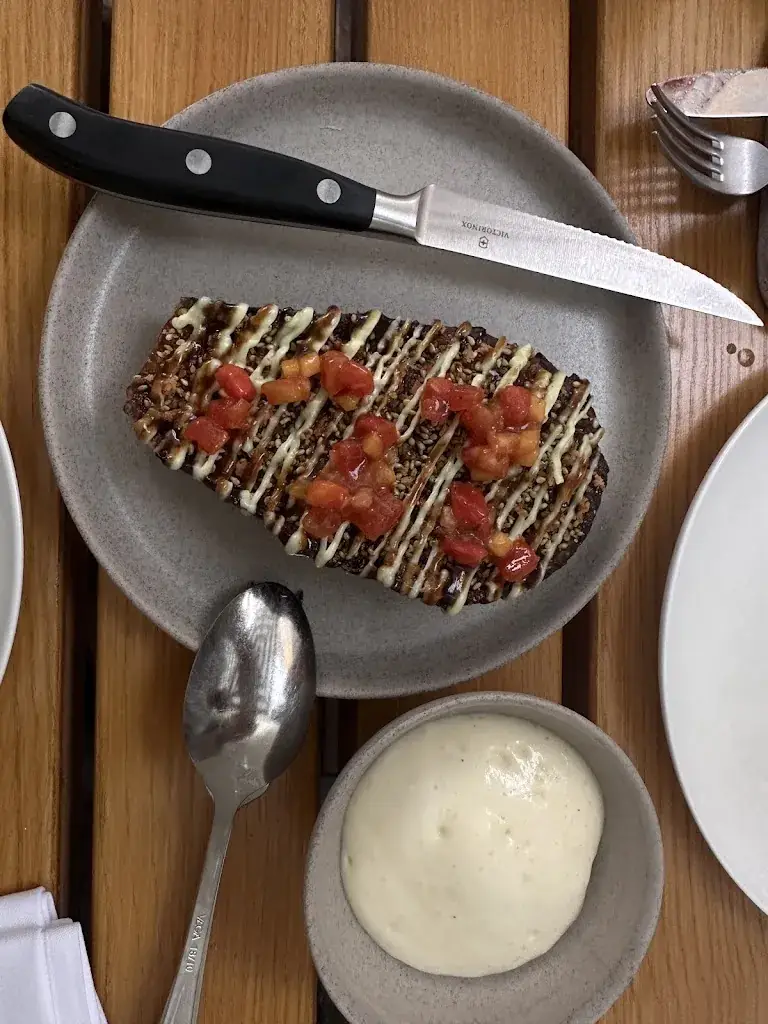 shalev sagiv_Neue Taverne_Niederdorf_recensione