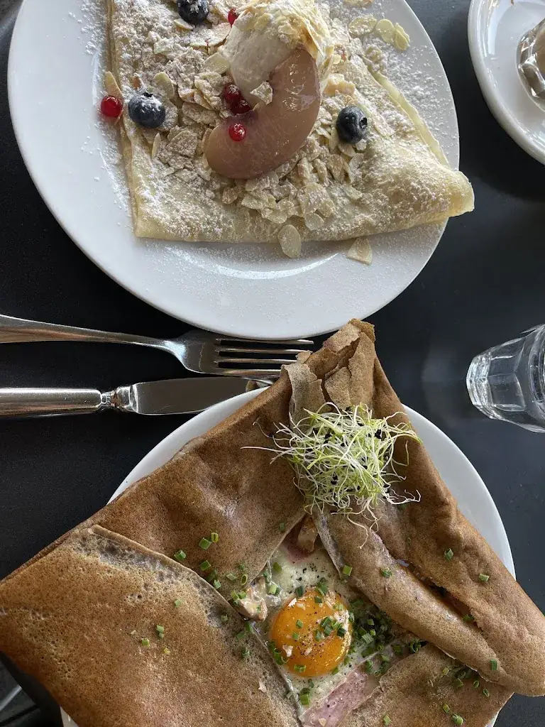 Debora Covic_Franzos Coffee Shop_Niederdorf_avis