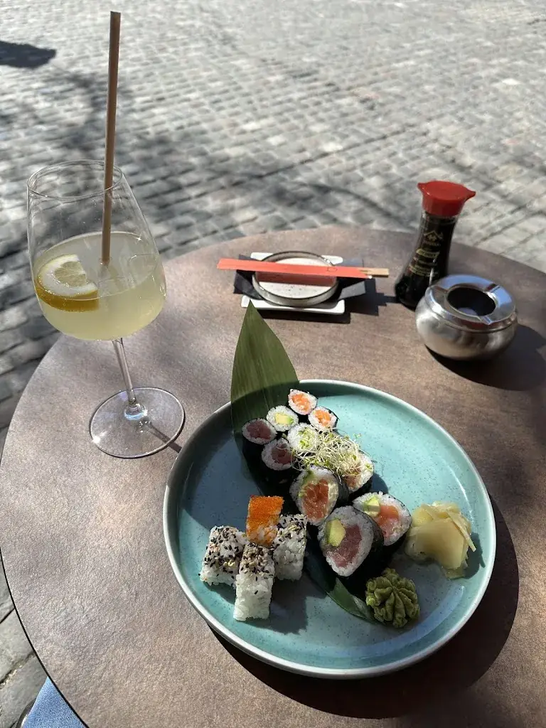 Thitari W_Barfüsser Sushi Bar & Lounge Niederdorf_Niederdorf_avis
