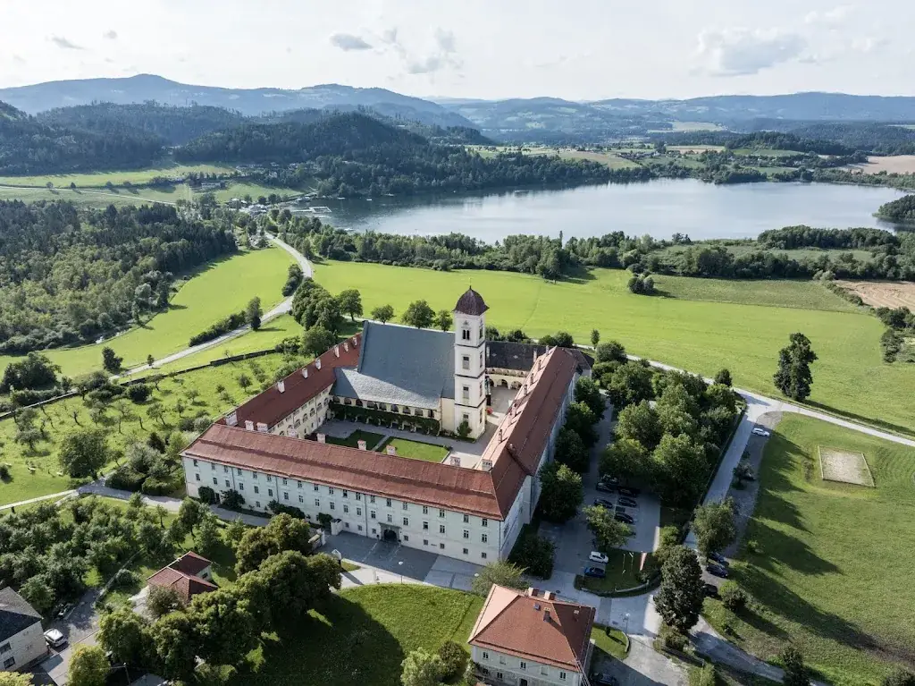 Saint George's Abbey, Längsee restaurant à Sankt Georgen am Längsee