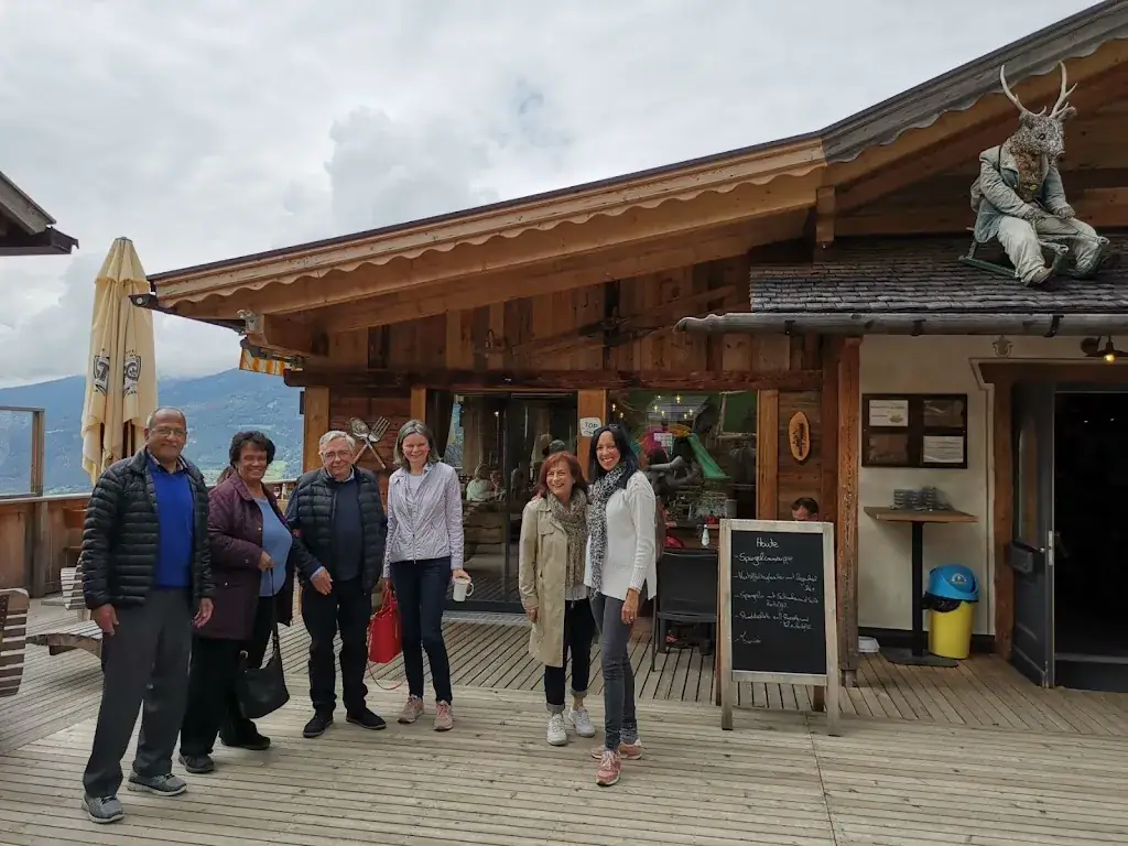 Jenny Padua_Restaurant- Pizzeria Ban Rutzner (Trametschhütte)_Sankt Andrä_avis