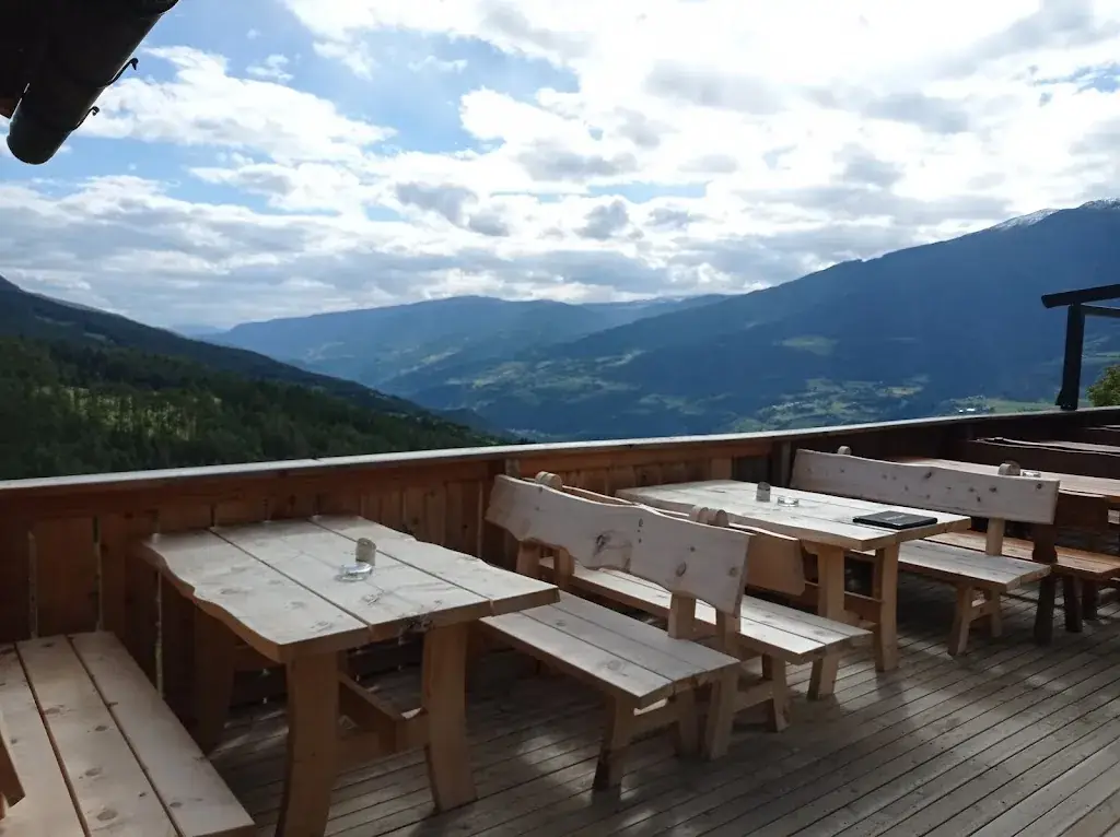 Melanie Angermann_Restaurant- Pizzeria Ban Rutzner (Trametschhütte)_Sankt Andrä_avis