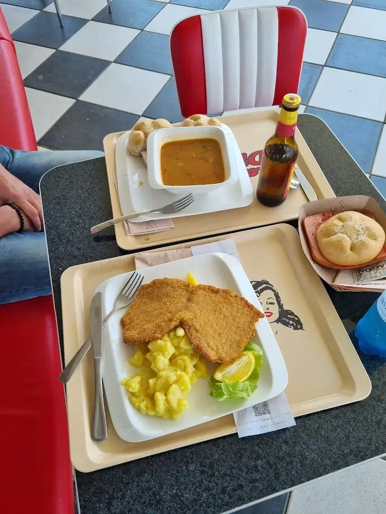 Menu_Maria’s Diner_Rosegg_image_6