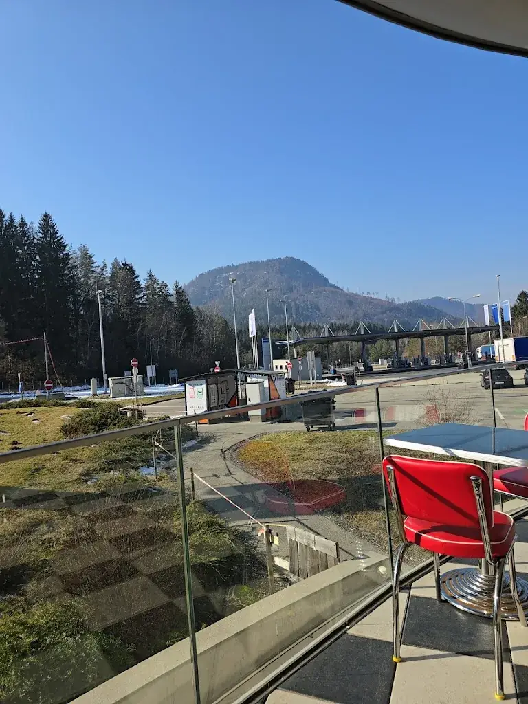 Dino Radakovic_Maria’s Diner_Rosegg_avis