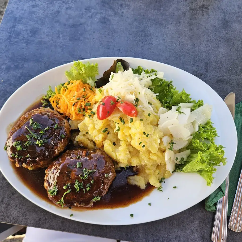 Erika Schmidt_Café Restaurant Schiff_Reichenau_avis