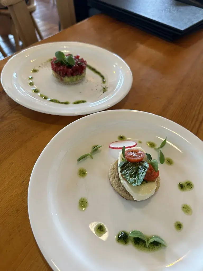 Sarah Stoschek_Gaststätte Baurenhorn_Reichenau_avis