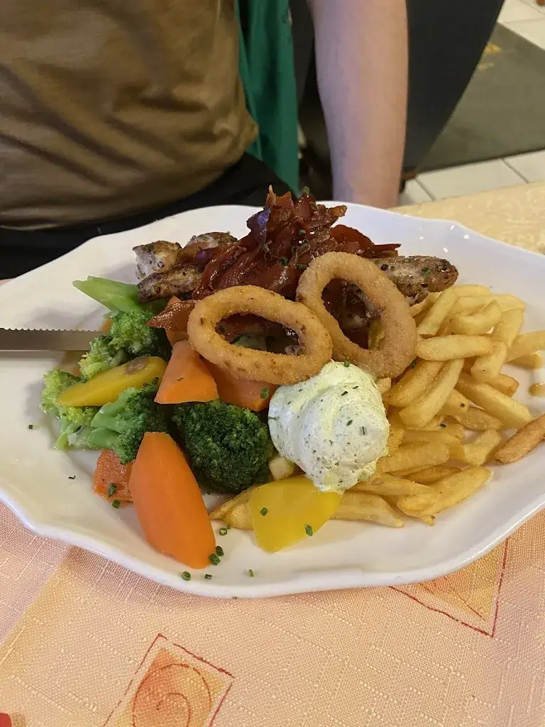 Yan Cheng_Reichenauerhof– Josef Unterberger_Reichenau_recensione