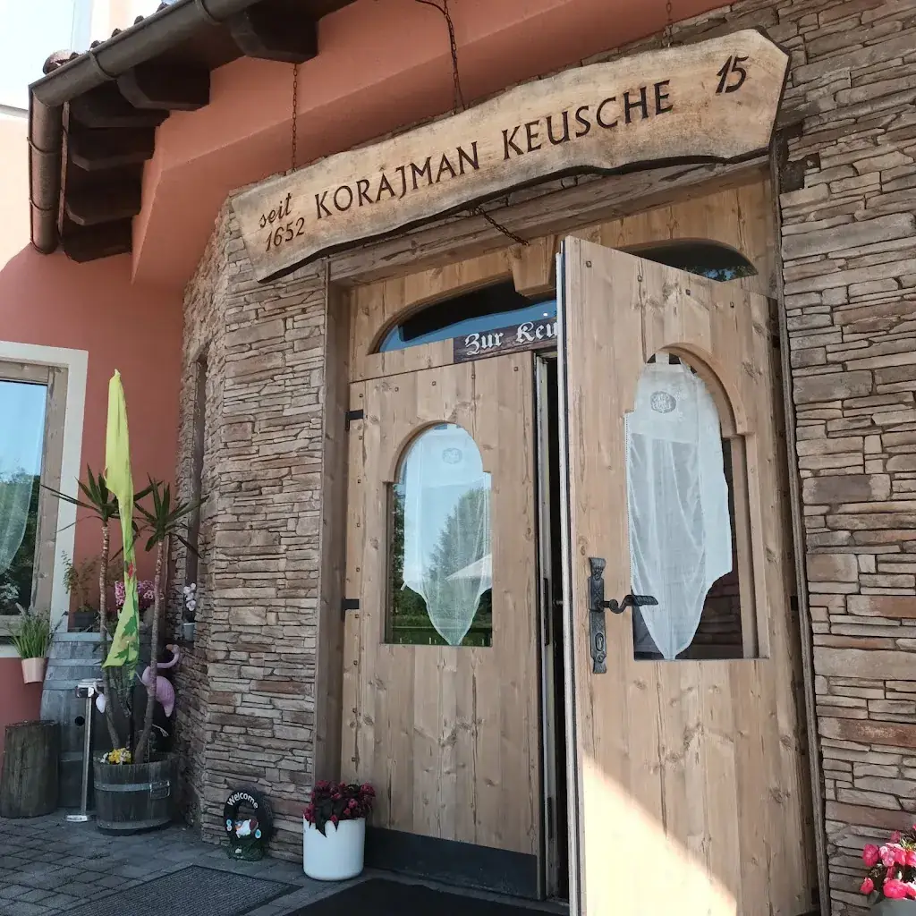 Kultcafe und Dara´s Restaurant restaurant à Sankt Jakob im Rosental