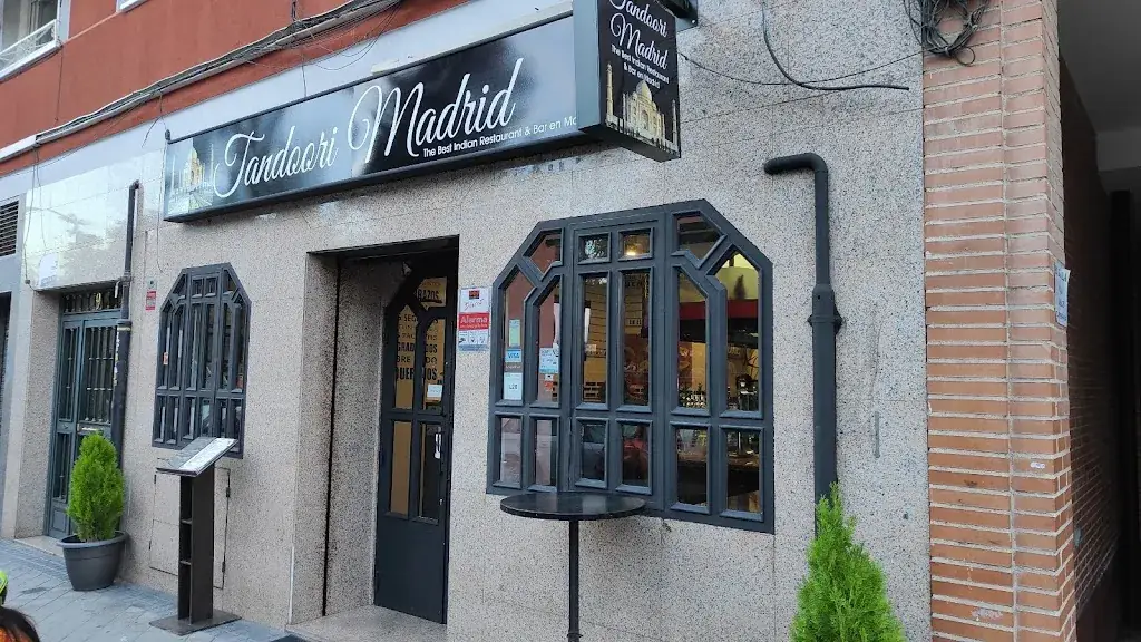 Linton Nightingale_Kashmir Indian Restaurant_Deutsch Jahrndorf_review