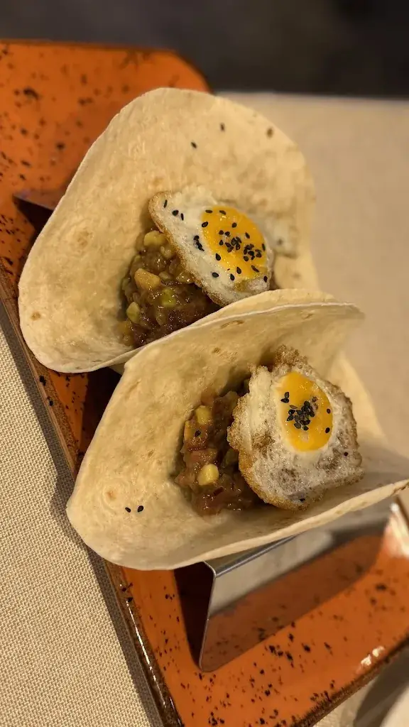 Ecaterina Komarnitsky_Restaurante Go! Sushing Pacífico_Sankt Peter_avis