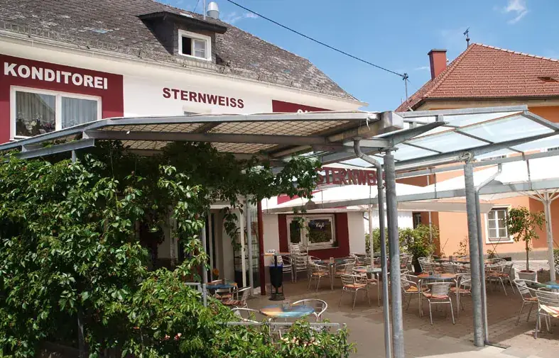 Gasthaus Café Konditorei Sternweiss restaurant à Sankt Paul im Lavanttal