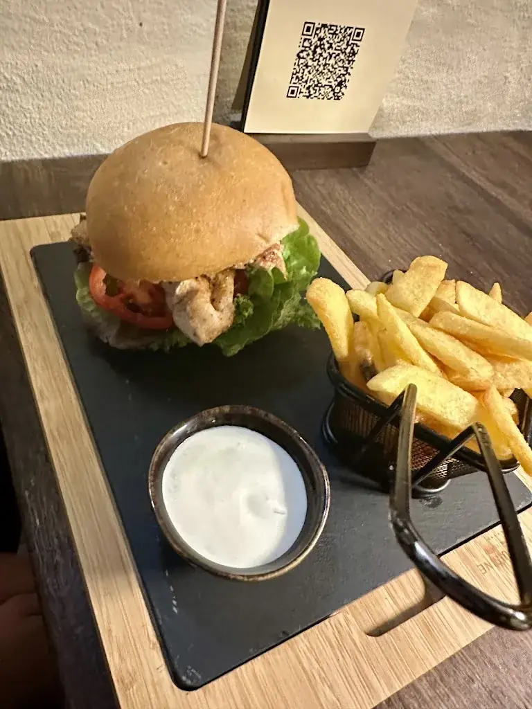 Peter Lovic_None's Seeboden_Seeboden_avis