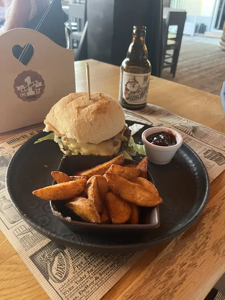 Marlene Leuchtgelb_The1st Restaurant_Sankt Veit an der Glan District_avis