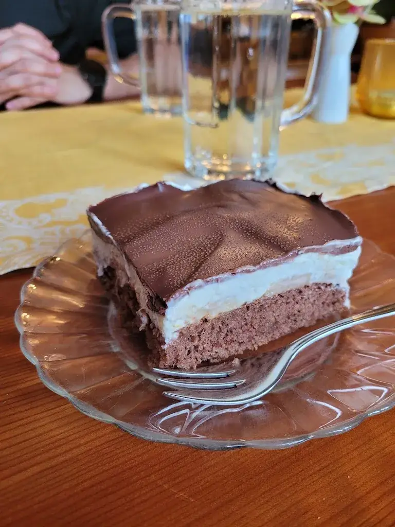 Veronika Bartl_Gasthaus Kroschlhof Fam. Wernig_St. Margareten im Rosental_avis