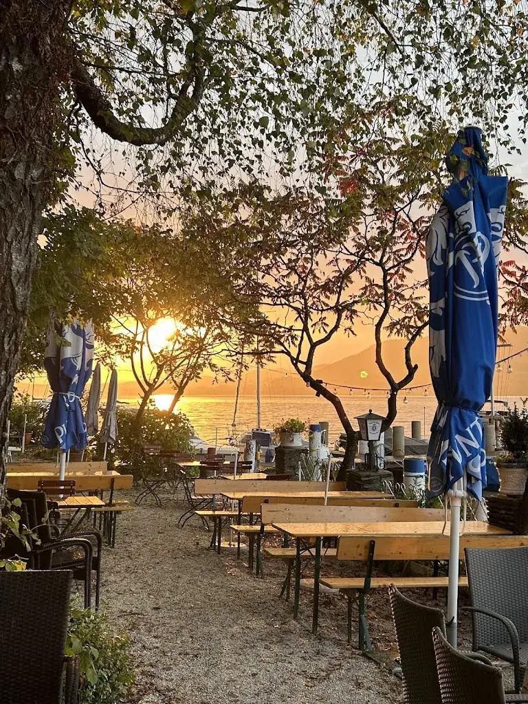 Strandcafe - Restaurant "Weißes Rössl" am Wörthersee restaurant à Schiefling am See