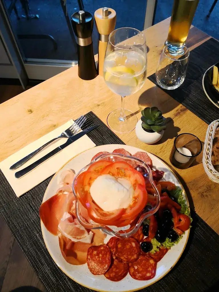 Sandra Opravil_Ristorante Pizzeria L'Adoro_Seebach_avis