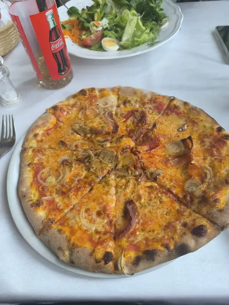 Micha Battilana_Restaurant Pizzeria Fantasia_Seebach_avis