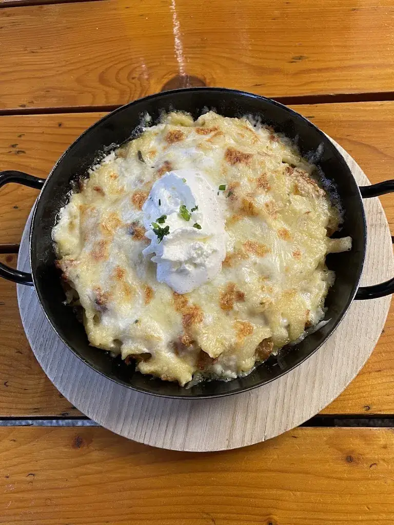 Paul Huracan_Dorfschenke Frank / Gasthaus_Untere Fellach_avis