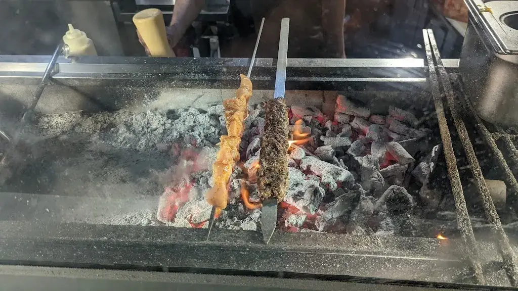 Ashar Khan_URVAN STREET FOOD_St. Urban_recensione