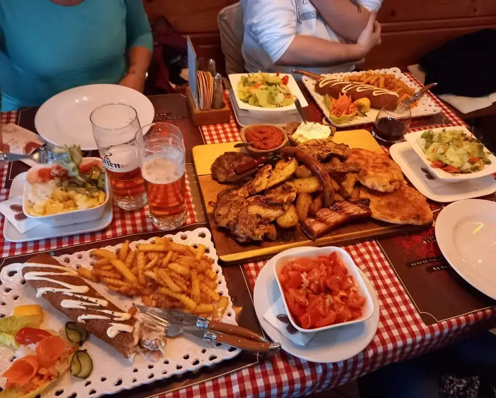 Sandra Valter_Ethno Restaurant_Eisenstadt Stadt_avis