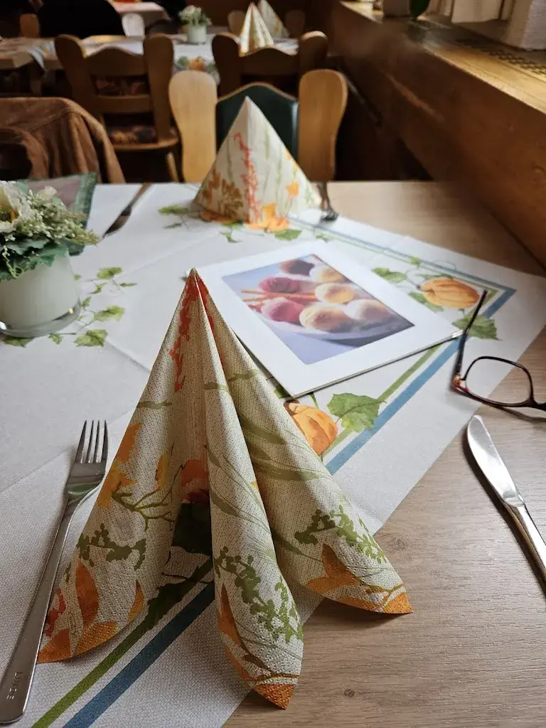 Ute_Landgasthof Linde Weißenstein_Weißenstein_avis