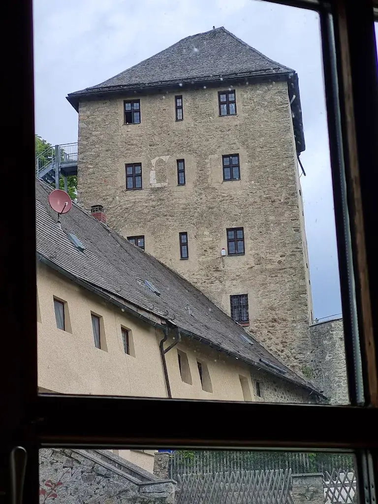 Hans Wurst_Burggasthof Weißenstein_Weißenstein_avis