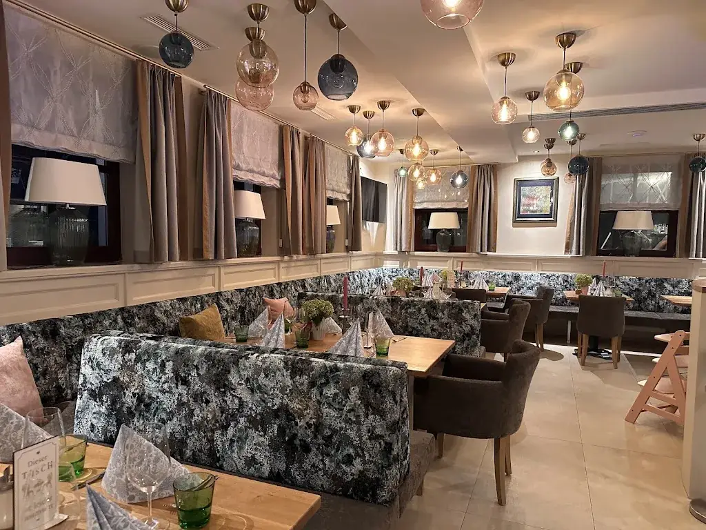 CJ Wang_Restaurant Domingo_Aggsbach_avis