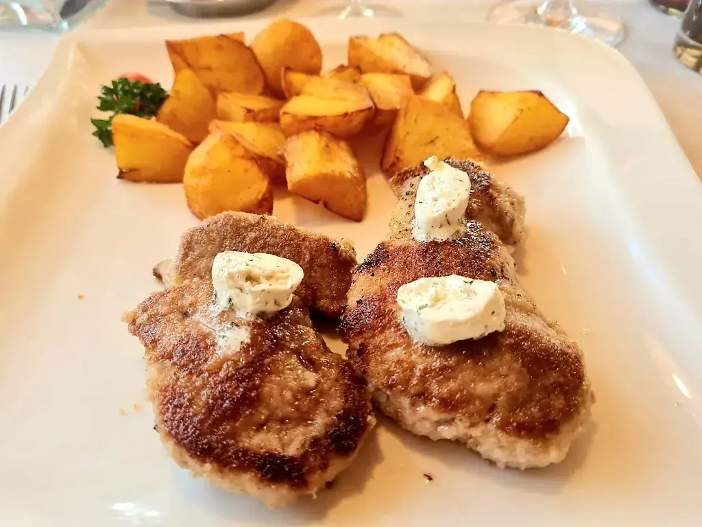 Helmut Schneider_Tirolerstuben_Aderklaa_review