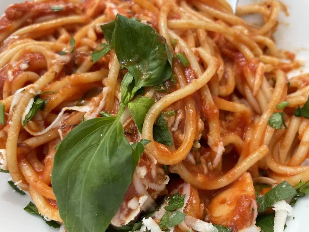 Oliver Baumgartner_Maurizios Fischhalle_Eisenstadt_review