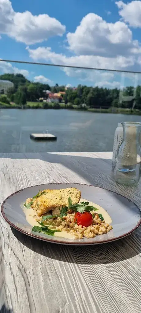 Ramses Lee_HORA Restaurant & Weinbar am See_Allentsteig_avis