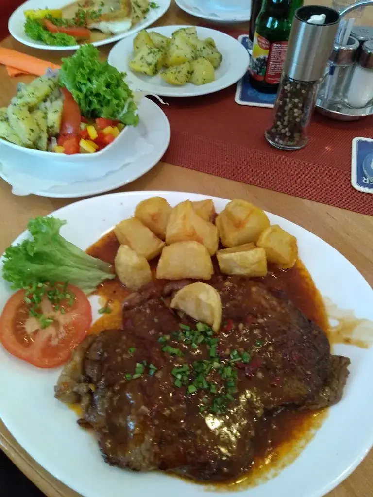 HAMKUMST DAS WIRTSHAUS*CAFÉ restaurant à Altenmarkt an der Triesting