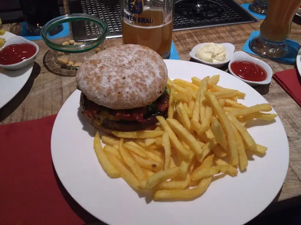 Fabio_Luja - Essen, Trinken, Feiern_Achau_recensione