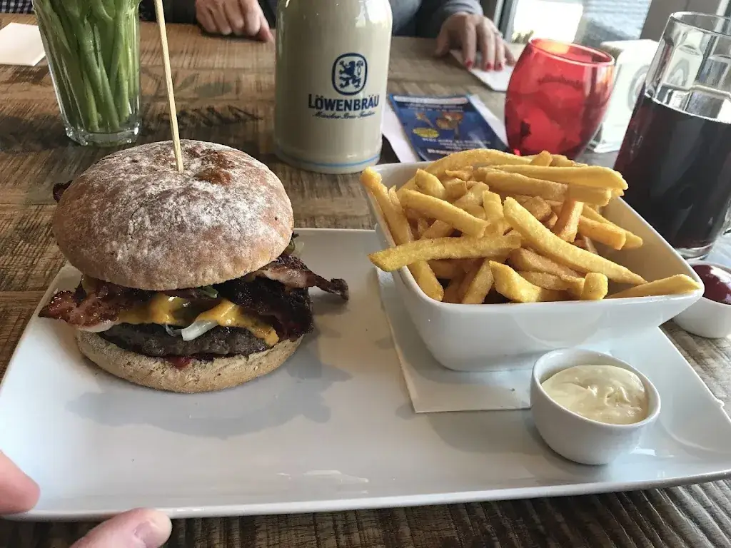 Jamie Rosehart_Luja - Essen, Trinken, Feiern_Achau_recensione