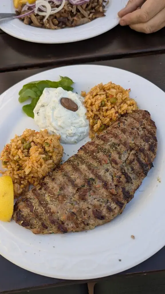 Andrea R._Amperlust • Griechisches Restaurant_Achau_recensione