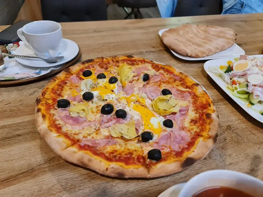 Pizzaboy Schlosstaverne_Eisenstadt_slider_image_2