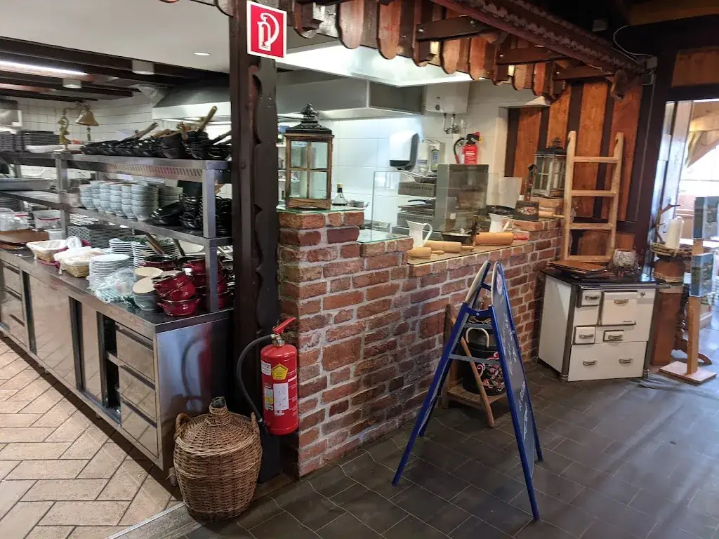 Taku_Schulz Hütt'n_Altlengbach_avis