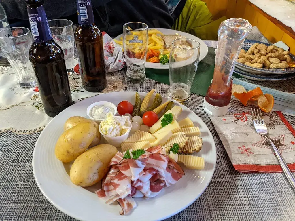 Restaurant Bäsäbeiz_Altendorf_slider_image_1