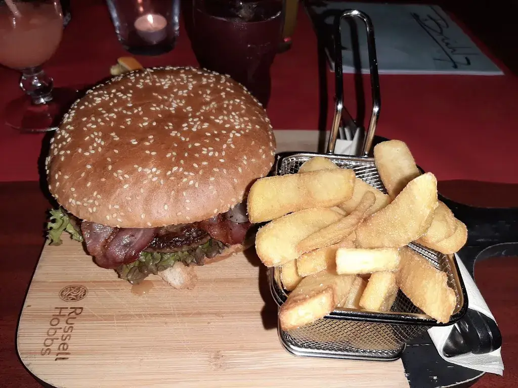 Wieland Rose_Restaurant Brühl 7_Altenburg_avis