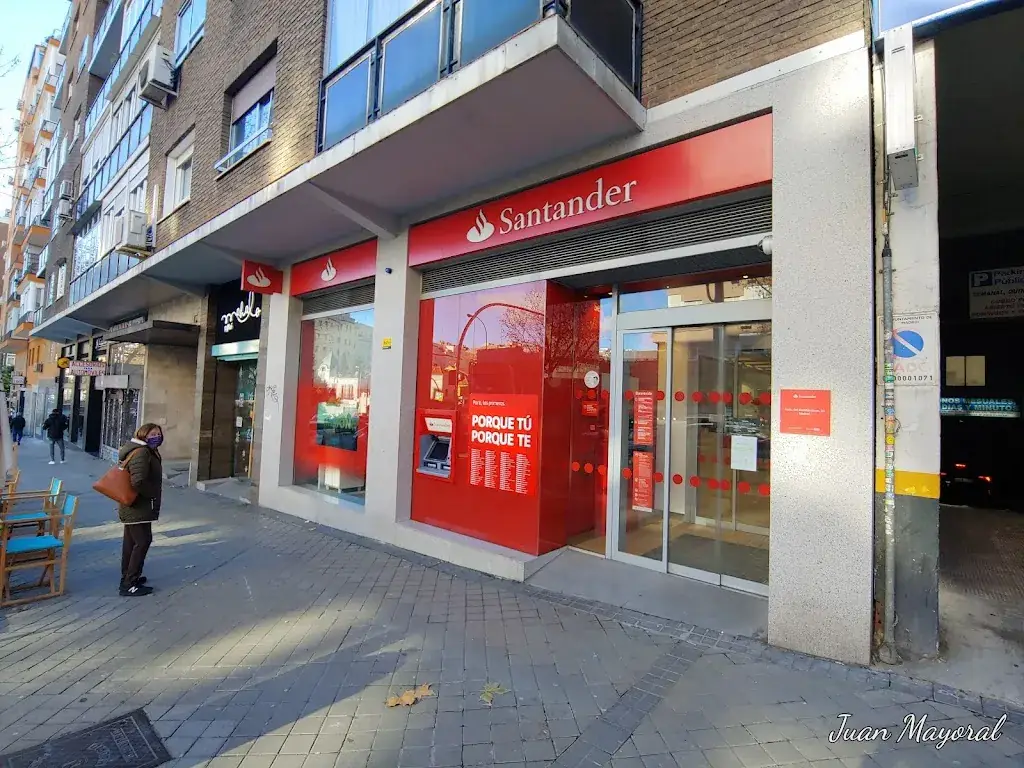 Banco Santander - Smart Red_Altenburg_slider_image_3